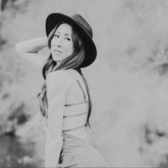 Meet your Posher, Allisa - Picture 8 of 16